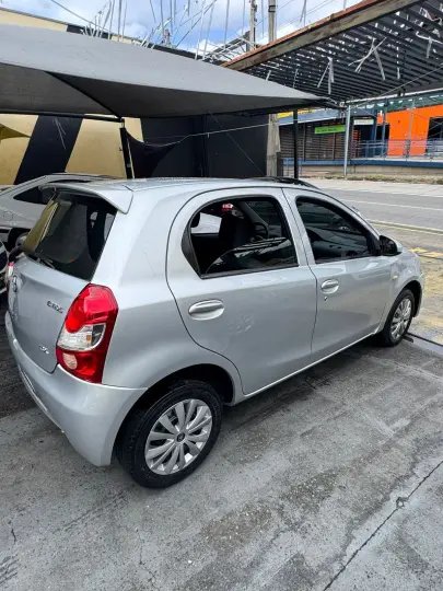 Étios X 1.3 manual