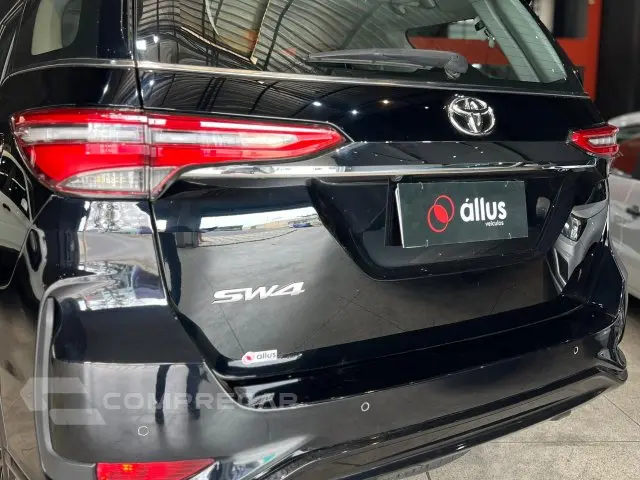 HILUX SW4 - 2.8 D-4D TURBO SRX 7L 4X4 AUTOMÁTICO