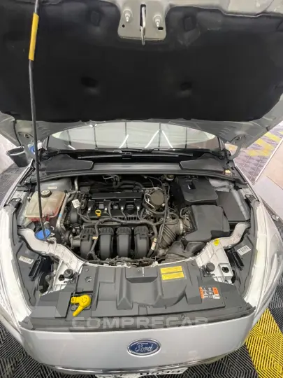 FOCUS 2.0 Titanium Hatch 16V