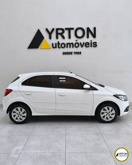 Onix Hatch 1.4 4P FLEX LT