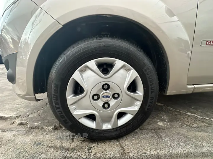 FIESTA 1.6 MPI Class Sedan 8V