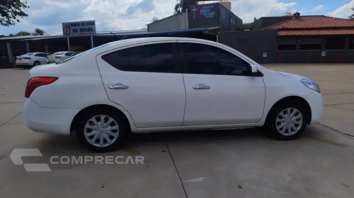 Versa Sedan 1.6 16V 4P FLEX SV