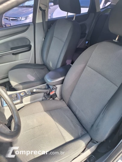 FOCUS 2.0 Ghia 16V