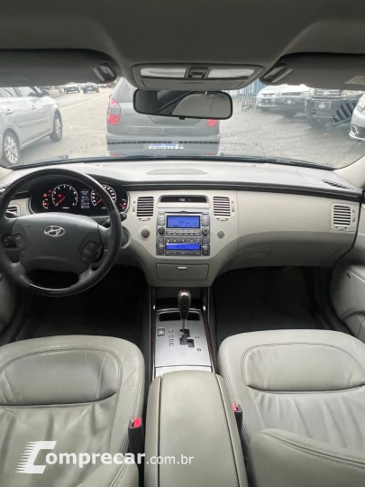 AZERA 3.3 MPFI GLS Sedan V6 24V