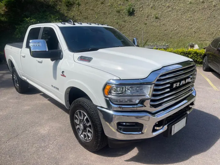 RAM 6.7 3500 Laramie Longhorn 4X4 CD 6 Cilindros Turbo