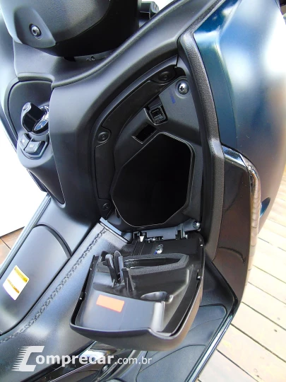 YAMAHA XMAX 250 ABS