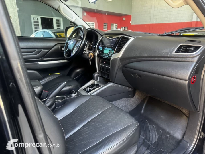 L 200 Triton 2.4 16V SPORT HPE 4X4 CABINE DUPLA TURBO DIESEL