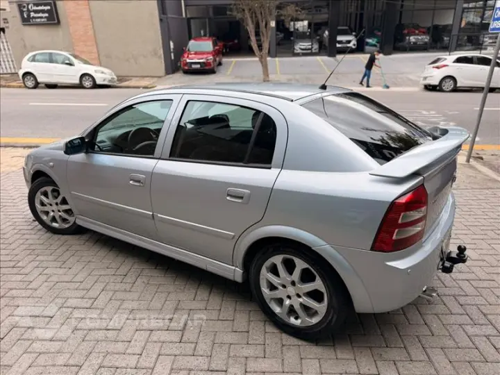 ASTRA 2.0 MPFI Advantage 8V