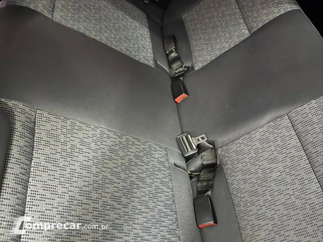 FOX - 1.0 MI 8V 4P MANUAL
