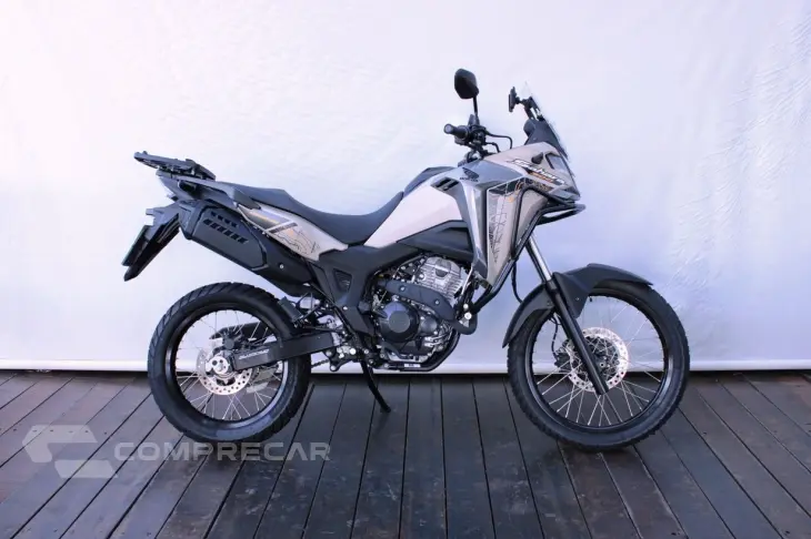 HONDA XRE 300 SAHARA ADVENTURE
