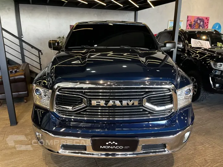 Classic 5.7 V8 32V 4P HEMI LARAMIE AUTOMÁTICO