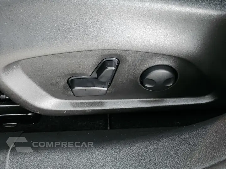 COMMANDER 1.3 T270 TURBO FLEX LONGITUDE AT6