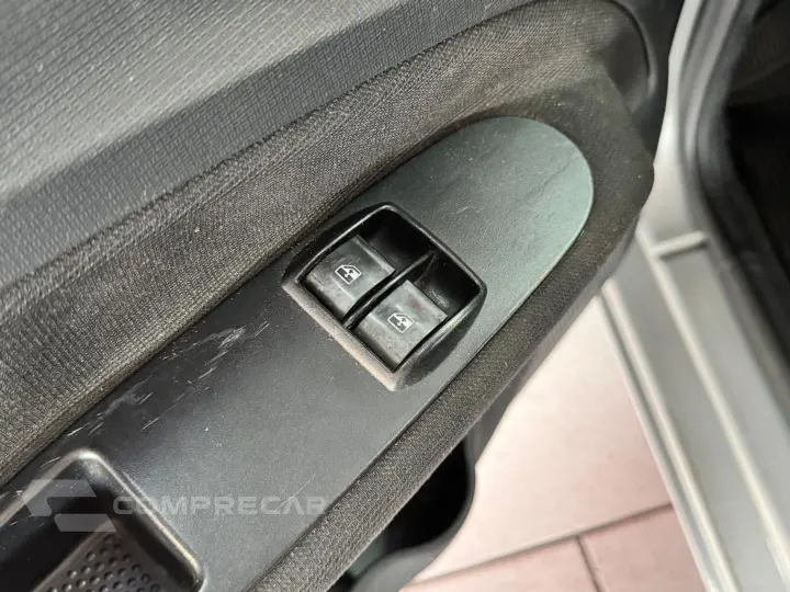 Uno 1.0 Evo Attractive 8V Flex 4P Manual