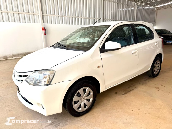 Etios Hatch XS 1.5