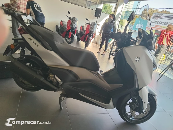 XMAX 250 CONNECTED