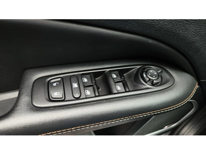 COMPASS 2.0 16V FLEX LONGITUDE AUTOMÁTICO