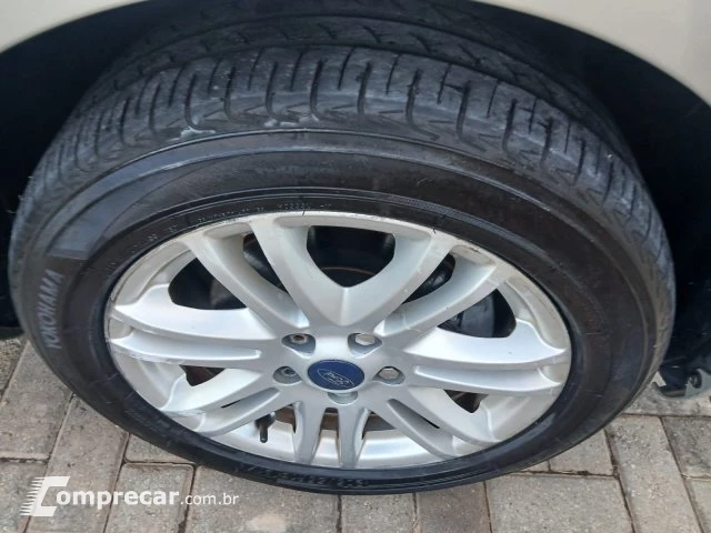 FOCUS SEDAN - 2.0 GLX SEDAN 16V 4P MANUAL