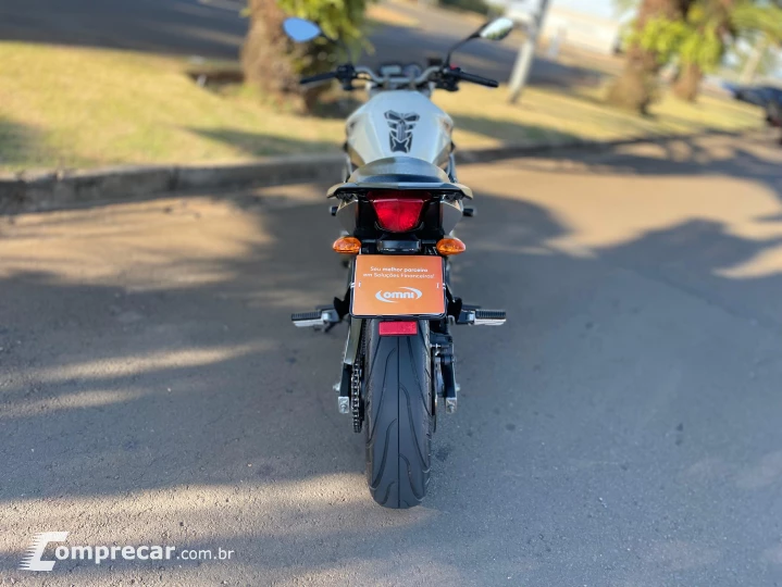 XJ6 N