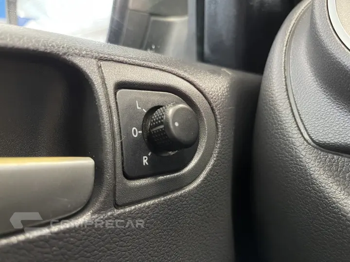 VOYAGE 1.0 MI 8V FLEX 4P MANUAL