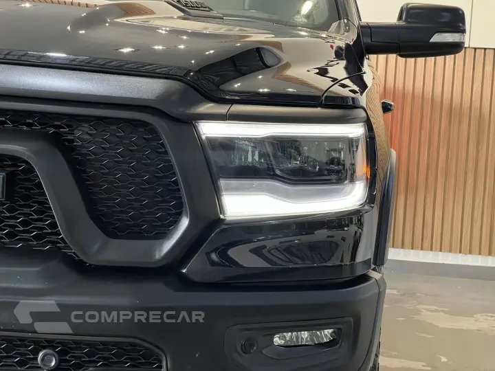 1500 5.7 V8 GASOLINA REBEL CD 4X4 AUTOMÁTICO