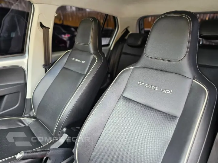 up! cross 1.0 TSI Total Flex 12V 5p