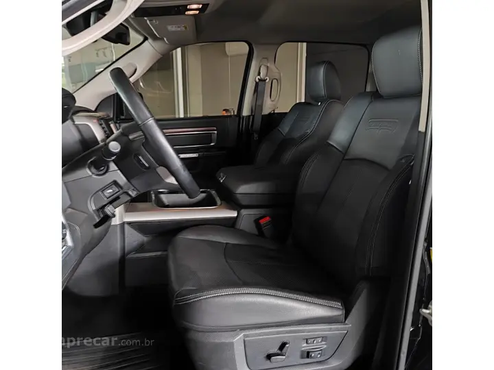 CLASSIC 5.7 V8 GASOLINA LARAMIE NIGHT EDITION CD 4X4 AUTOMÁT