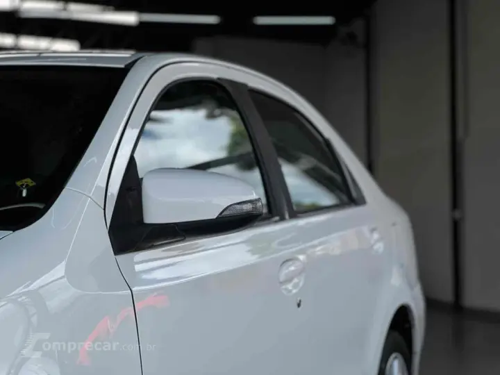 ETIOS 1.5 X PLUS SEDAN 16V FLEX 4P AUTOMÁTICO