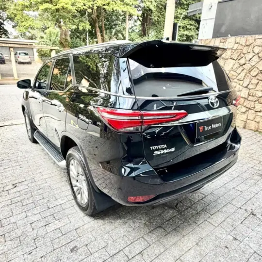 HILUX SW4 4.0 SRX 4X4 7 Lugares V6 24V