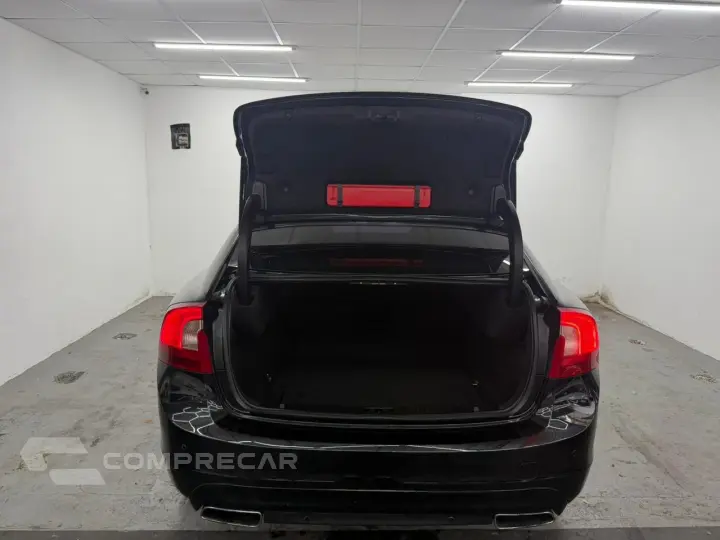 S60 T-5 MOMENTUM 2.0 245cv 4p