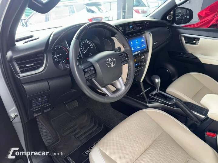 HILUX SW4 2.8 SRX Diamond 4X4 7 Lugares 16V Turbo Intercoole