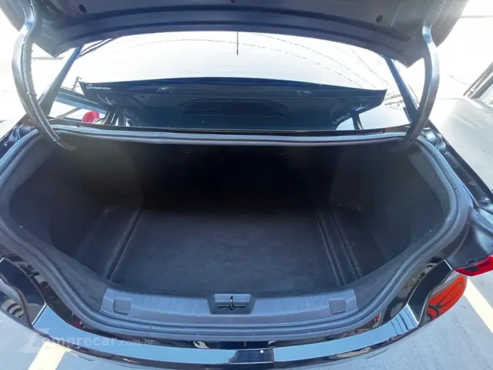 ONIX SEDAN Plus LT 1.0 12V TB Flex Mec.