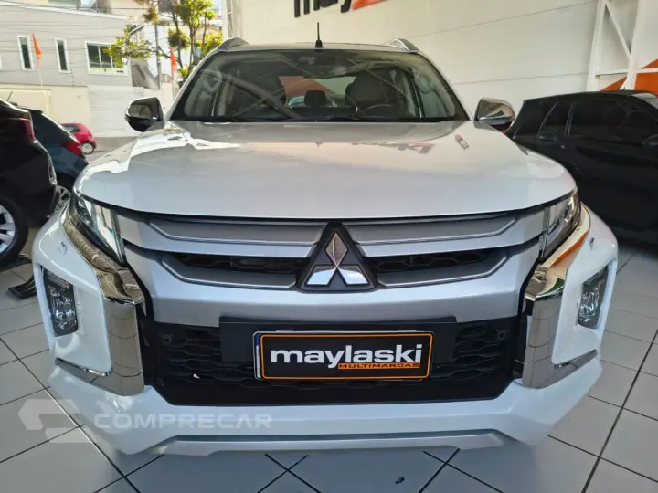 L 200 Triton 2.4 16V OUTDOOR HPE-S 4X4 CABINE DUPLA TURBO DI