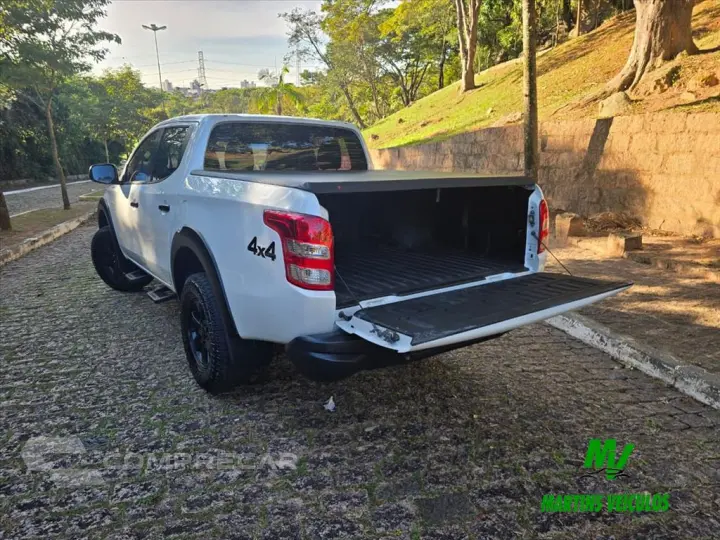 L200 TRITON 2.4 16V TURBO DIESEL OUTDOOR GLS CD 4