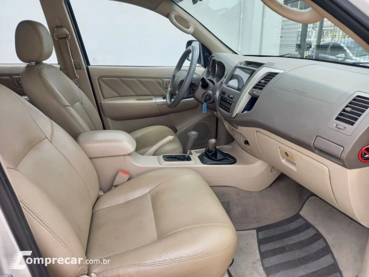 Hilux SW4 3.0 16V 4P SRV 4X4 TURBO DIESEL AUTOMÁTICO
