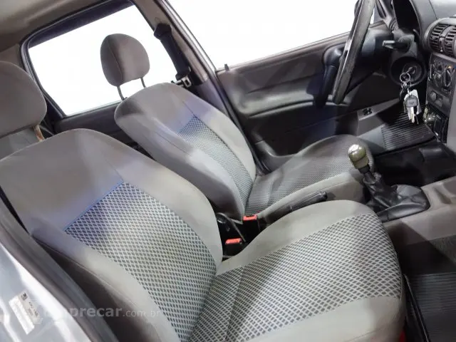 CLASSIC - 1.0 MPFI VHCE 8V 4P MANUAL