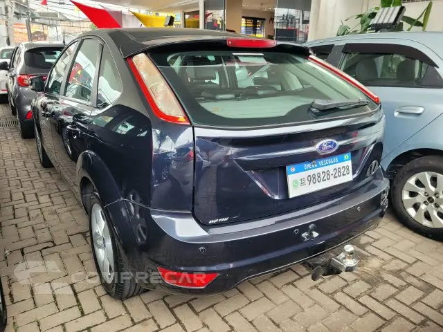 FOCUS HATCH - 2.0 GLX 16V 4P AUTOMÁTICO