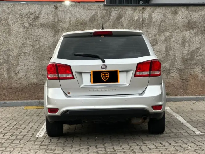 FREEMONT 2.4 EMOTION 16V GASOLINA 4P AUTOMÁTICO