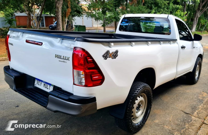 HILUX 2.4 4X4 8V