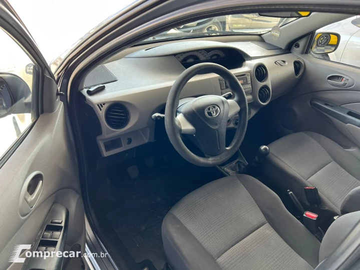 ETIOS 1.5 XS Sedan 16V