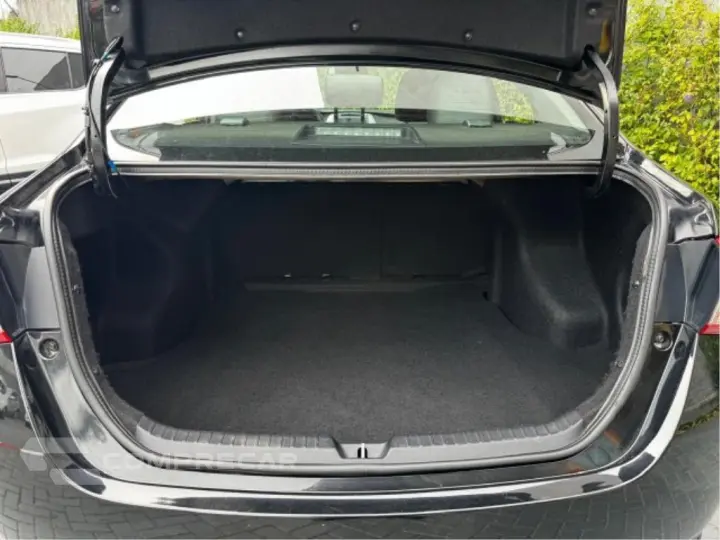 YARIS 1.5 16V FLEX SEDAN XL LIVE MULTIDRIVE