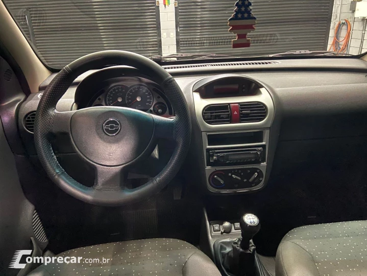 Corsa 1.4 Mpfi Premium Sedan 8V Flex 4P Manual