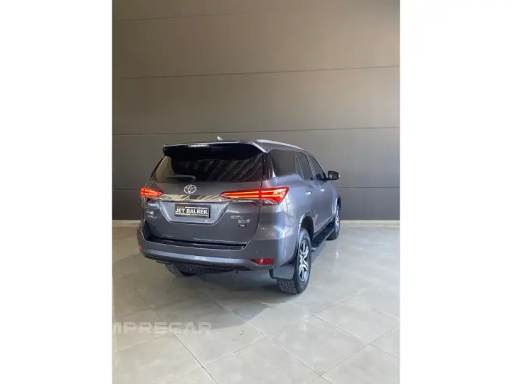 HILUX SW4 2.7 SRV 7 LUGARES 4X2 16V FLEX 4P AUTOMÁTICO