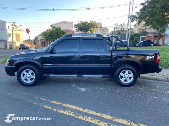 S10 2.4 MPFI 4X2 CD 8V