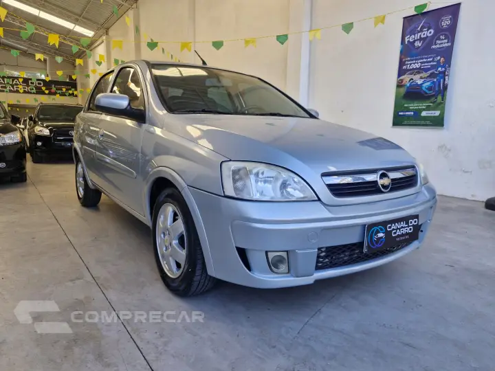 CORSA 1.4 MPFI Premium Sedan 8V