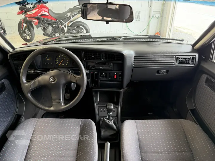 MONZA 2.0 EFI GL 8V
