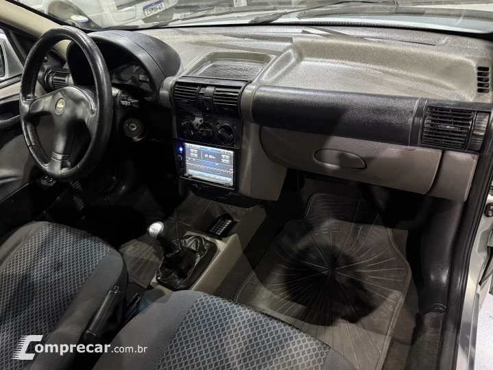 CLASSIC 1.0 MPFI LS 8V FLEX 4P MANUAL