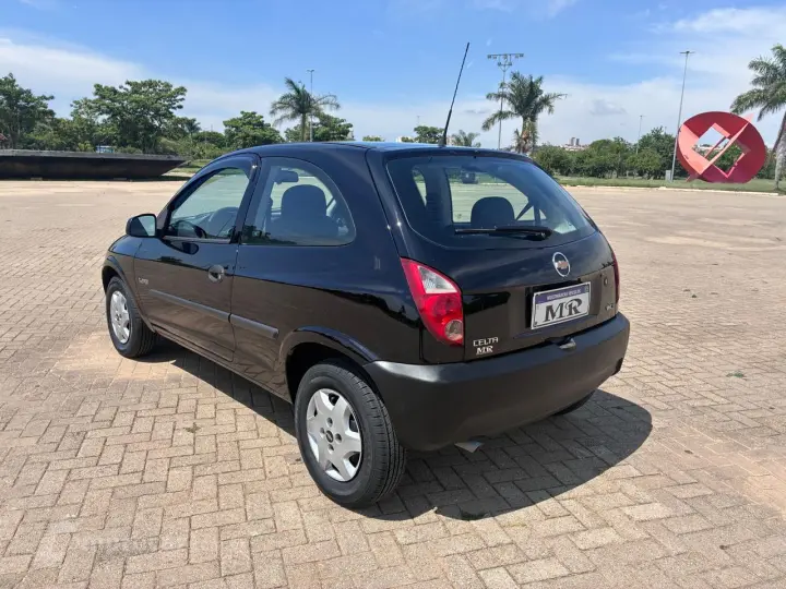 CELTA 1.0 MPFI Life 8V