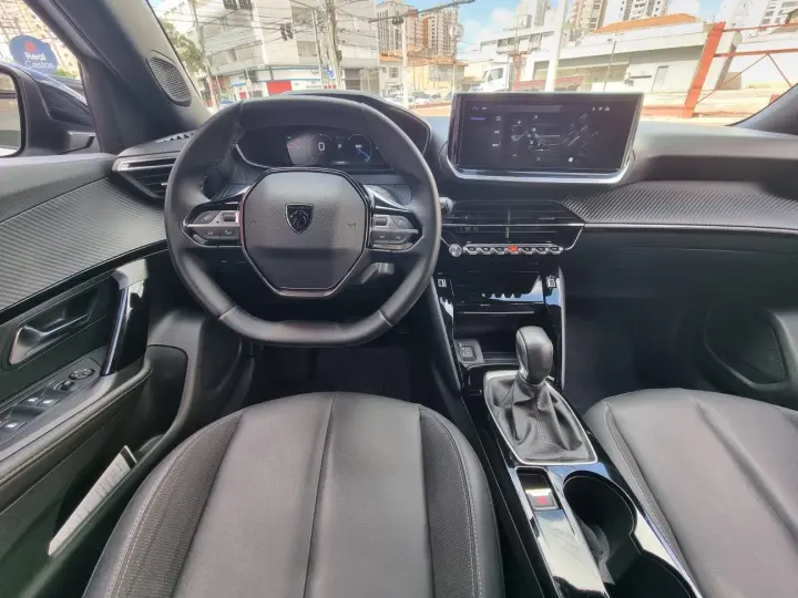 PEUGEOT 2008 1.0 TURBO 200 ALLURE 2025