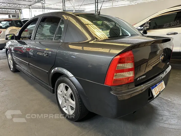 ASTRA 2.0 MPFI Advantage Sedan 8V