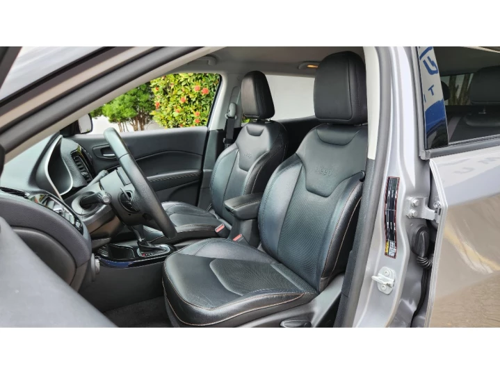 COMPASS 2.0 16V FLEX LONGITUDE AUTOMÁTICO